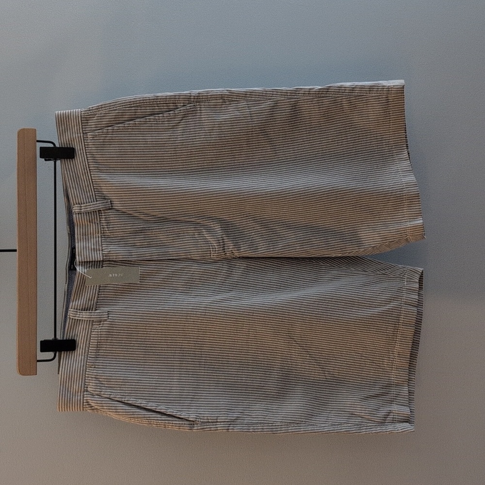J. Crew Men's 33 x 10.5 Flat Front Club Shorts New With Tag Style #E7827